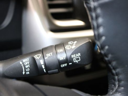 Used 2015 Toyota Highlander Limited AWD/4WD image 21