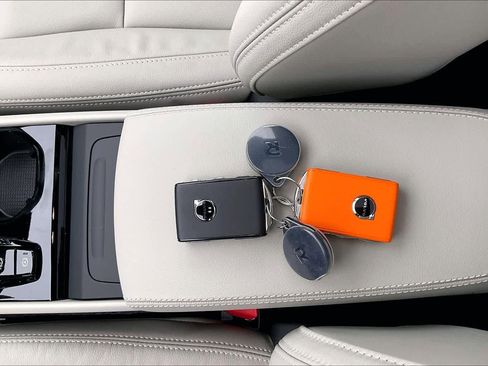 New 2026 Volvo XC40 B5 Plus w/ Protection Package Premier image 34