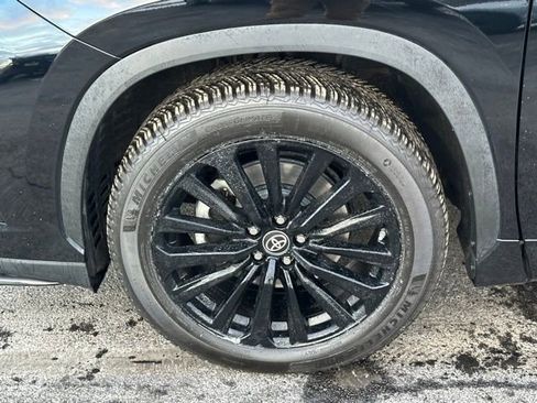 Used 2021 Toyota Highlander XSE image 10