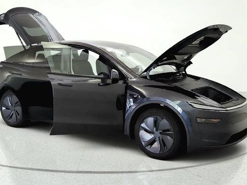 Used 2026 Tesla Model Y Long Range AWD/4WD image 7