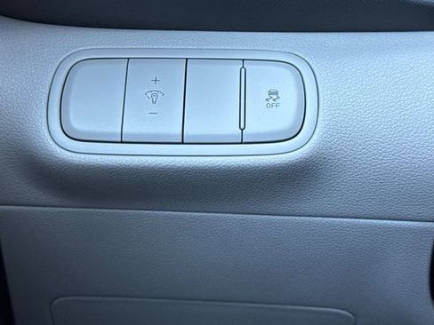 Used 2025 Hyundai Venue SEL FWD image 42