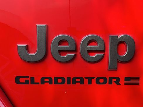 Used 2023 Jeep Gladiator Rubicon w/ LED Lighting Group AWD/4WD image 11