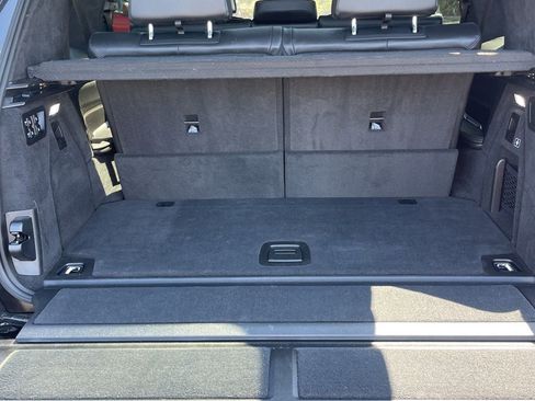 Used 2022 BMW X7 xDrive40i w/ M Sport Package image 9