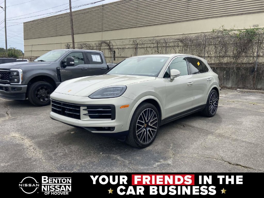 Used 2024 Porsche Cayenne AWD/4WD image 1