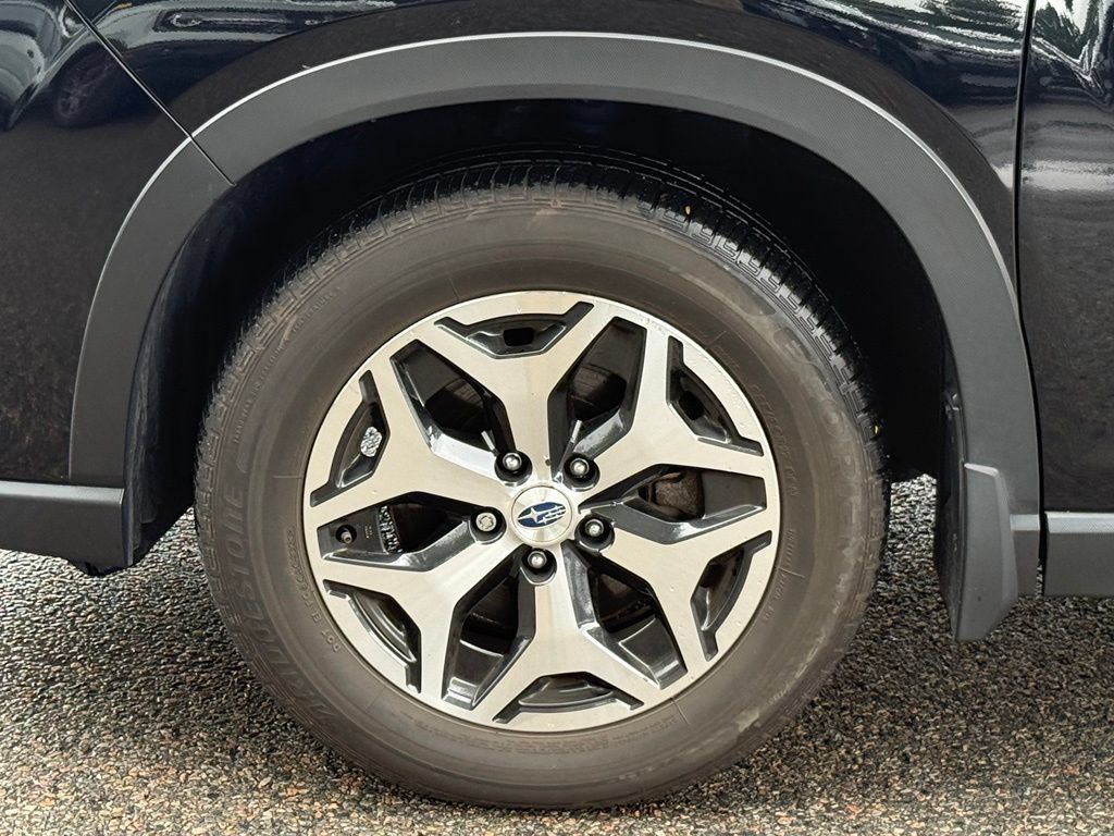 Certified 2024 Subaru Forester Premium AWD/4WD image 6