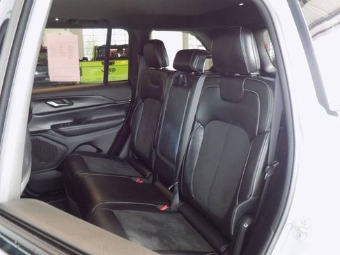 Certified 2023 Jeep Grand Cherokee Altitude image 25