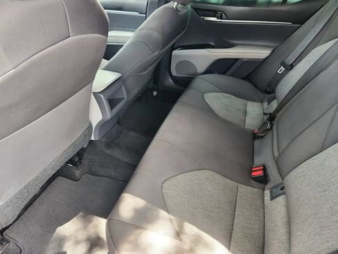 Used 2018 Toyota Camry LE FWD image 29