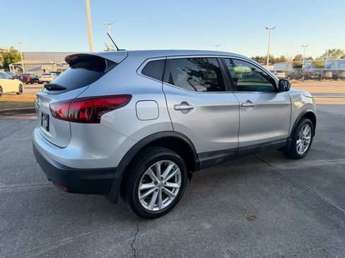 Used 2018 Nissan Rogue Sport S w/ S Appearance Package image 5