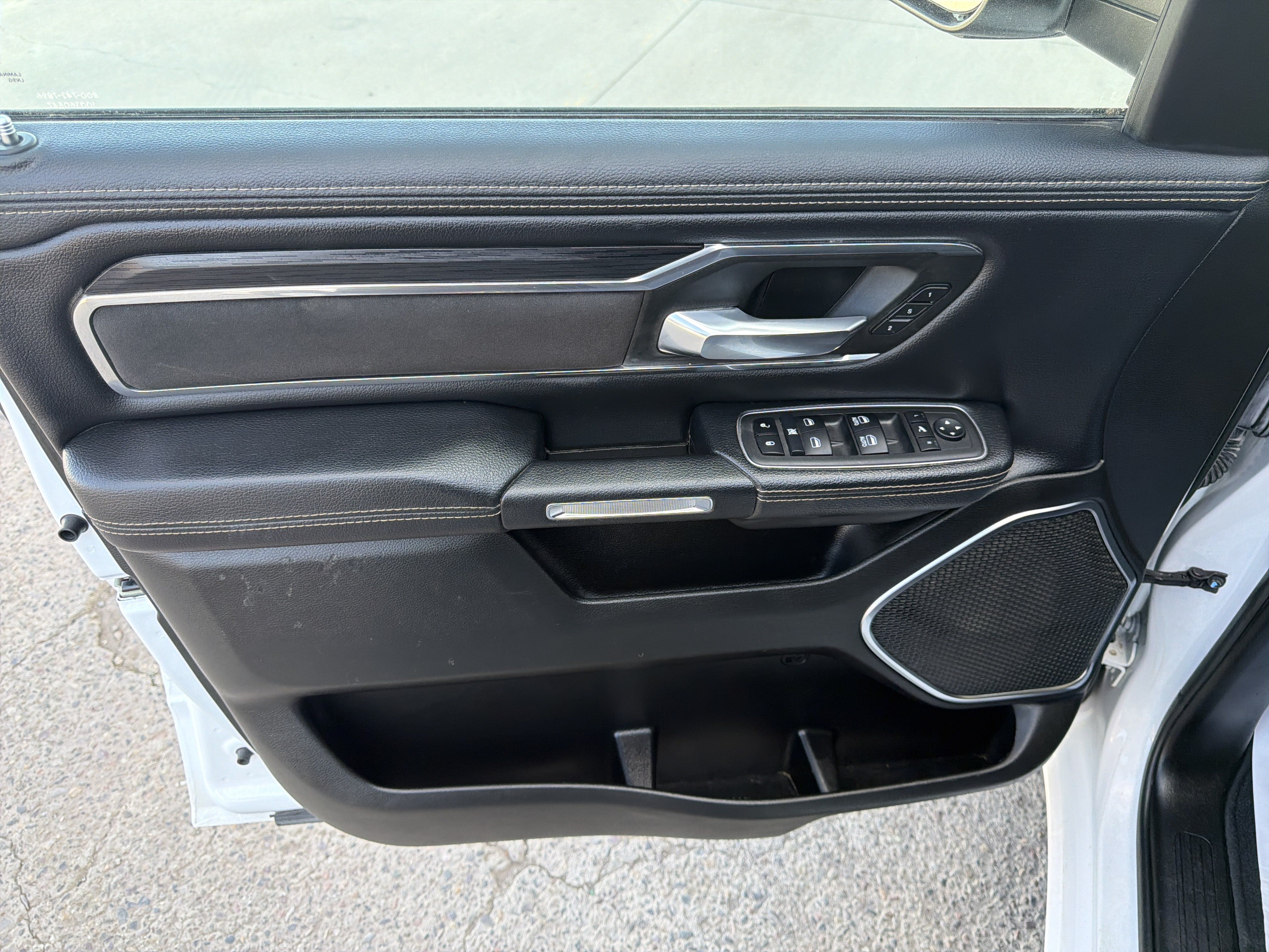Used 2024 RAM 1500 Laramie AWD/4WD image 13