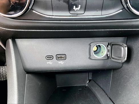 Used 2025 Buick Encore GX Preferred AWD/4WD image 15