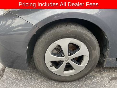 Used 2015 Toyota Prius Three FWD image 2