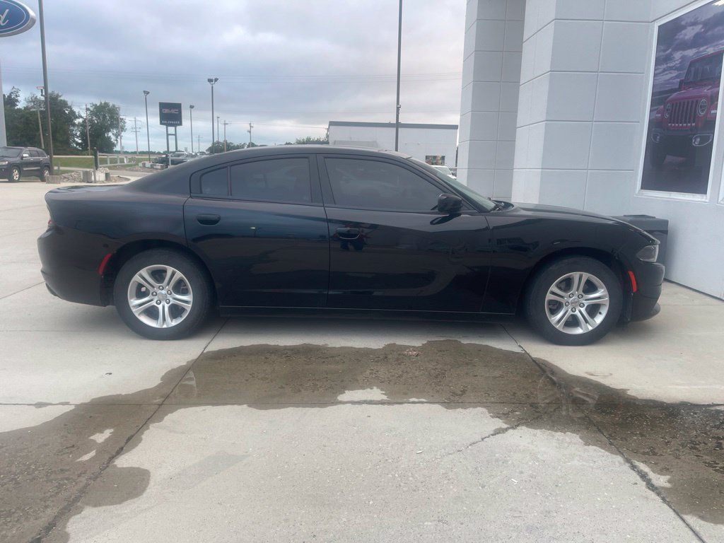 Used 2021 Dodge Charger SXT w/ Leather Interior Group RWD image 3