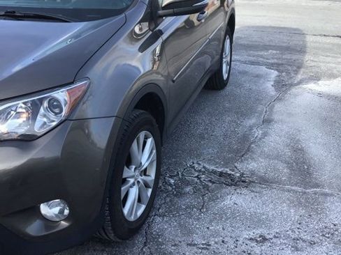 Used 2014 Toyota RAV4 Limited image 2