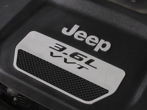 Used 2012 Jeep Wrangler Unlimited Rubicon AWD/4WD image 16