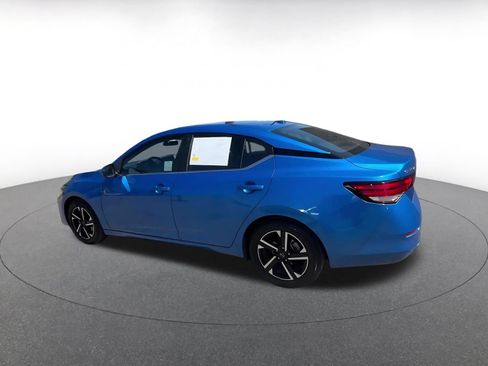 Used 2025 Nissan Sentra SV FWD image 10