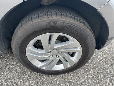 Used 2024 Land Rover Range Rover Evoque S image 13