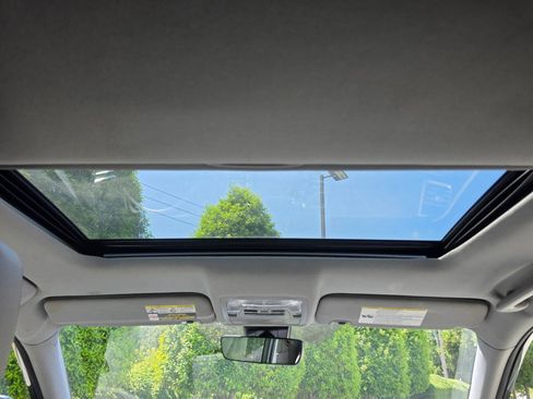 Used 2018 Toyota Highlander XLE FWD image 28