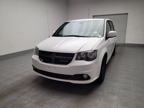 Used 2020 Dodge Grand Caravan SXT w/ Driver Convenience Group image 15