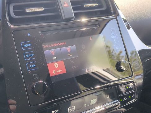 Used 2019 Toyota Prius XLE image 15