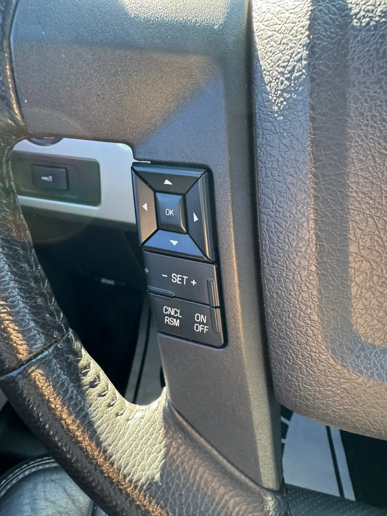 Used 2014 Ford F150 FX4 w/ Equipment Group 402A Luxury AWD/4WD image 54
