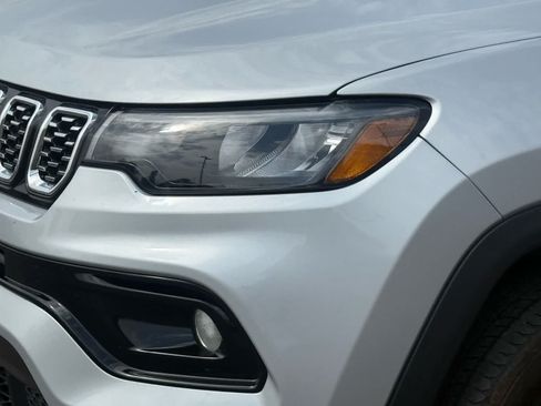 Used 2024 Jeep Compass Limited AWD/4WD image 8