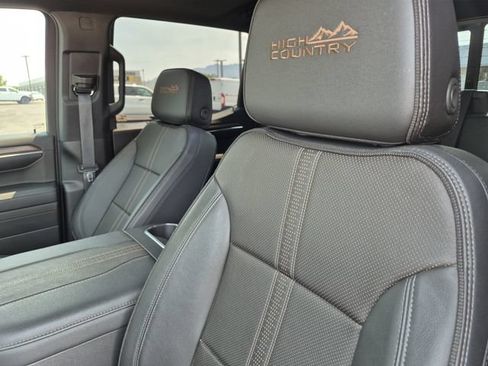 Used 2023 Chevrolet Silverado 1500 High Country w/ High Country Premium Package AWD/4WD image 18