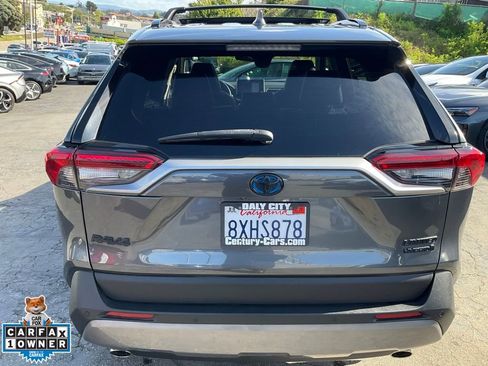 Used 2021 Toyota RAV4 Limited image 4