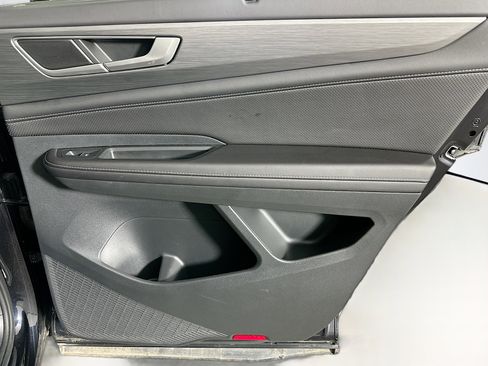 Used 2025 Volkswagen Atlas Cross Sport SE image 29