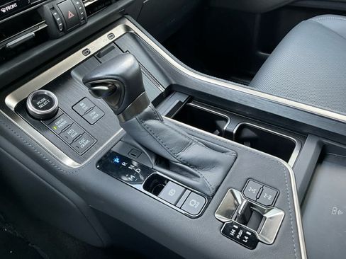 Used 2024 Lexus GX 550 AWD/4WD image 16