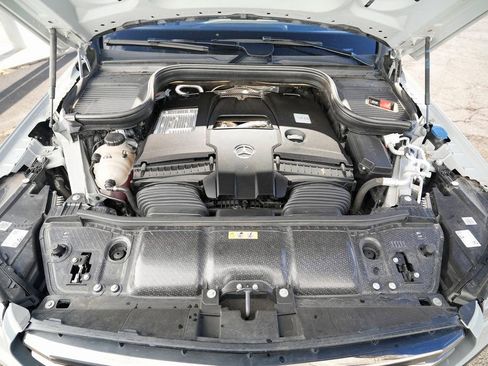 Used 2024 Mercedes-Benz GLS 580 4MATIC image 18