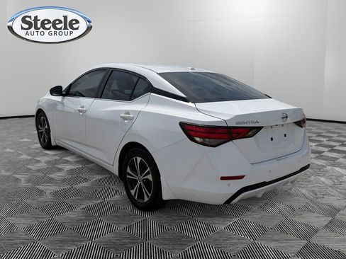 Used 2022 Nissan Sentra SV image 3