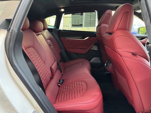Used 2023 Maserati Levante Trofeo image 26