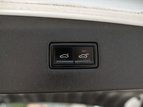 Used 2019 Volkswagen Tiguan SEL Premium AWD/4WD image 10