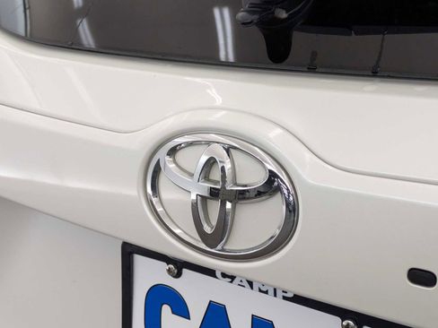 Used 2018 Toyota Highlander XLE image 11