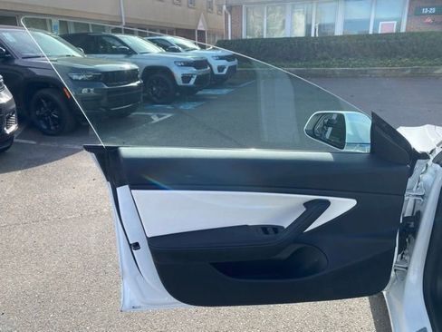 Used 2019 Tesla Model 3 image 21