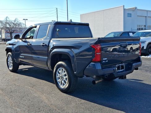 Used 2025 Toyota Tacoma SR5 image 4