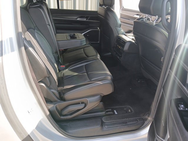 Used 2024 Jeep Wagoneer L Series II AWD/4WD image 26