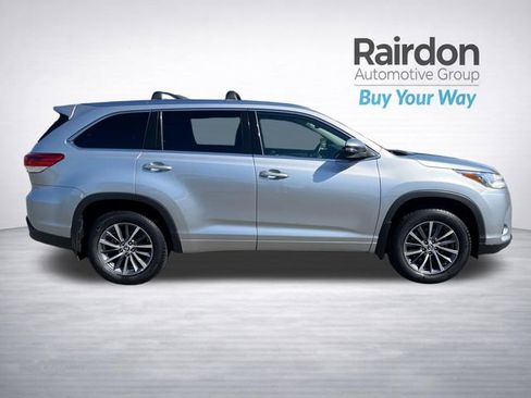 Used 2018 Toyota Highlander XLE AWD/4WD image 8