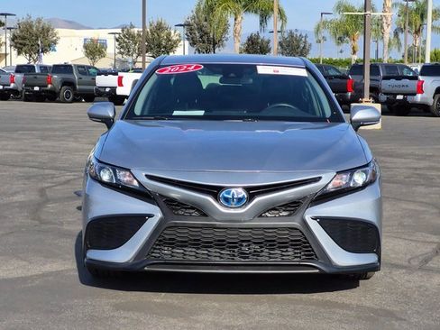 Used 2024 Toyota Camry SE image 2