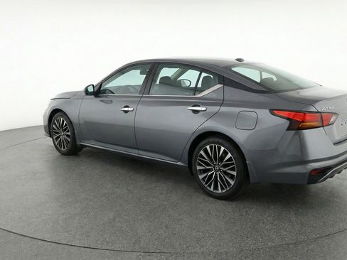 Used 2025 Nissan Altima 2.5 SV image 6