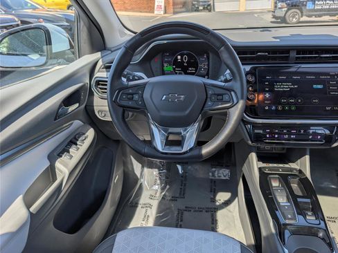 Used 2023 Chevrolet Bolt EUV Premier w/ Sun & Sound Package FWD image 16