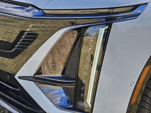 New 2026 Cadillac Lyriq Sport image 5