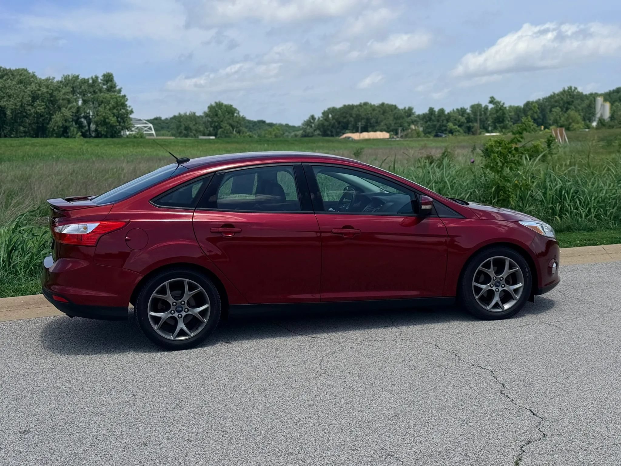 Used 2014 Ford Focus SE w/ Equipment Group 201A FWD image 29