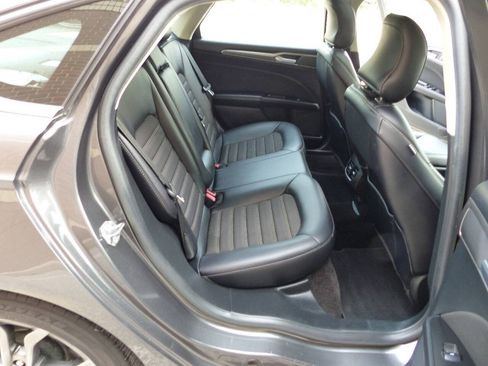 Used 2017 Ford Fusion SE w/ Equipment Group 201A FWD image 45