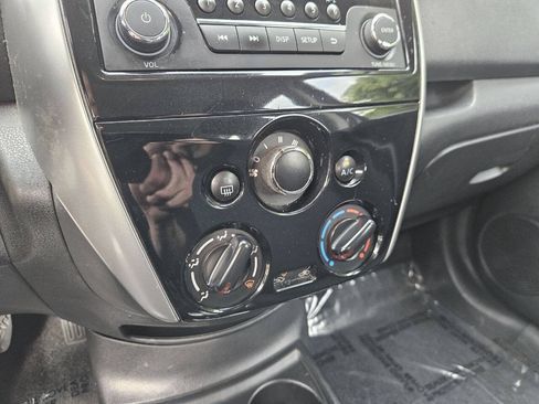 Used 2015 Nissan Versa Note SV FWD image 22