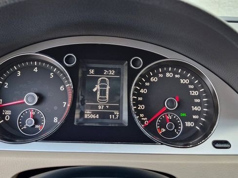 Used 2010 Volkswagen CC Sport FWD image 25