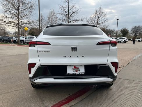 Used 2025 Buick Envista Sport Touring image 7