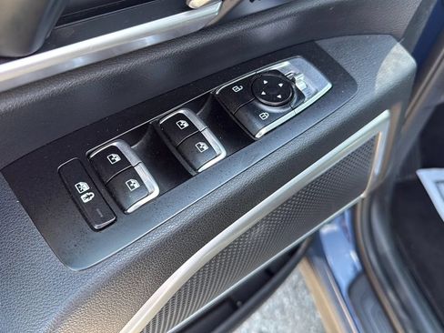 Used 2025 Kia Telluride S AWD/4WD image 20