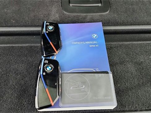 Used 2025 BMW X7 M60i image 96