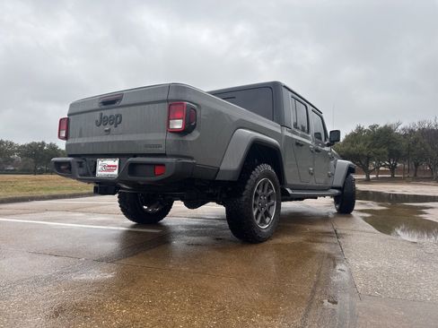 Used 2021 Jeep Gladiator Sport image 4